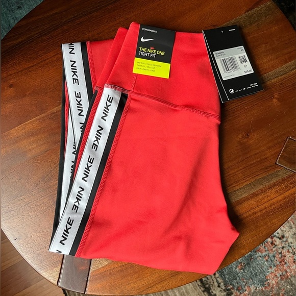 Nike Infra Red Tight Fit Performance Leggings - Picture 2 of 4